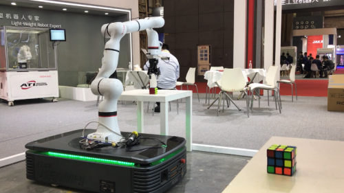 珞石機器人登陸智博會，揭開柔性協(xié)作機器人xMate新品神秘面紗