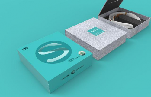 新國貨再出圈，SKG攜手騰訊、施華洛世奇演繹跨界新玩法