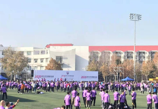 清華學(xué)霸，也是體育健兒，大冬天跑步爽吉了