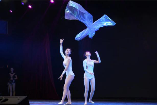 清華學(xué)霸，也是體育健兒，大冬天跑步爽吉了