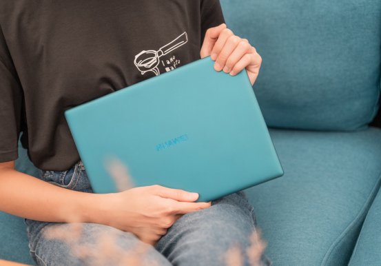 圣誕送禮攻略：華為MateBook X，一份時髦又有溫度的圣誕禮物