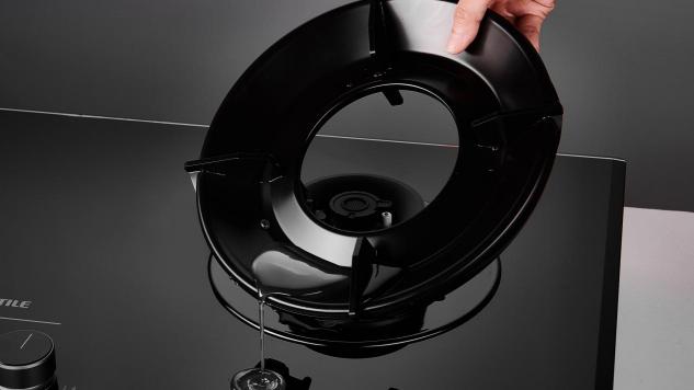 看燃?xì)庠钇放婆琶?選家用最佳燃?xì)庠?/></p><p>綜上可見，方太燃?xì)庠?，?strong>火力</strong>大小、安全節(jié)能、清潔打理等三個(gè)方面，完全可以給用戶帶來舒心、省心、安心的使用體驗(yàn)，非常適合居家做飯使用。當(dāng)然，方太燃?xì)庠畹某晒σ矎膫?cè)面印證了燃?xì)庠钇放婆琶拇_是比較靠譜的燃?xì)庠钆判邪?，大家在挑選燃?xì)庠顣r(shí)，可以根據(jù)自己的需求進(jìn)行選擇。</p>						<p style=