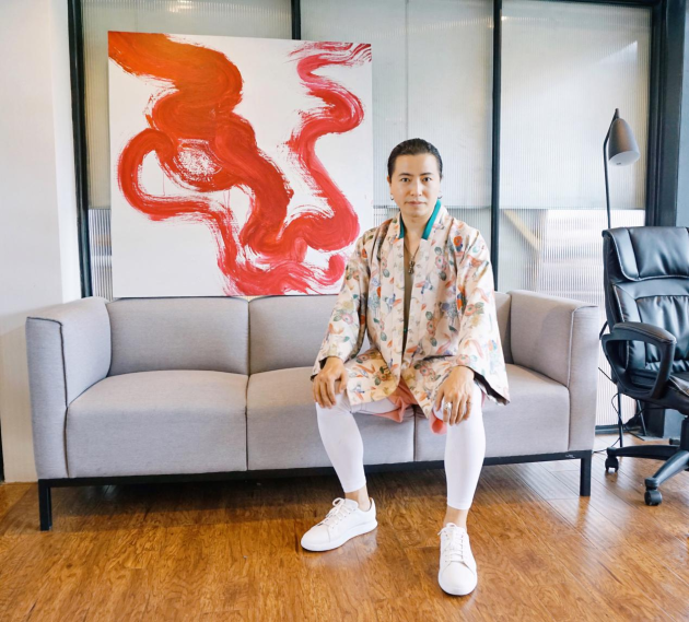 年傳承佳釀堡歌家族跨界先鋒藝術(shù)家，限定牛年酒，致敬中國(guó)年