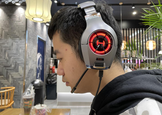 漫步者GX先鋒級(jí)電競游戲耳機(jī)評測：音畫同步+聽聲辨位 一路超神不是夢