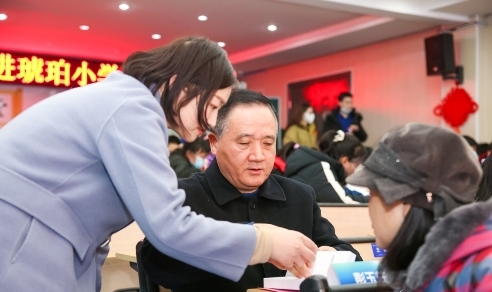 當科技遇上公益，阿爾法蛋詞典筆讓小學(xué)師生有求“筆”應(yīng)
