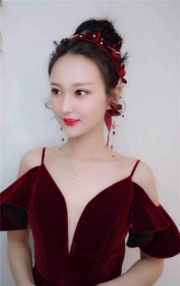 專訪KK直播月亮：心存敬畏，夢想成為脫口秀女王