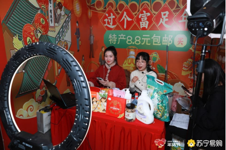 蘇寧侯恩龍披掛上陣，年貨節(jié)直播再上新高潮