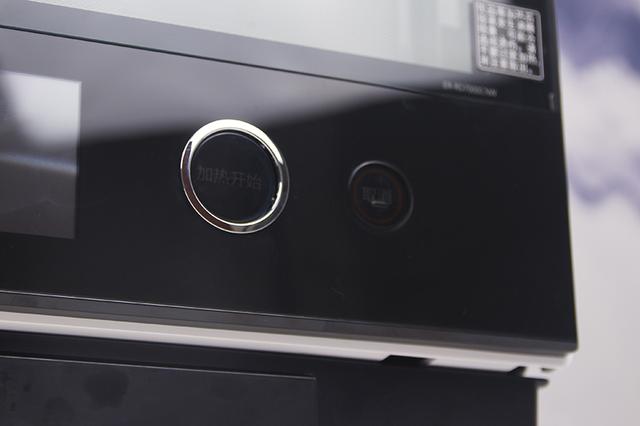 東芝微蒸烤一體機ER-RD7000CNW，全能料理的嘗鮮體驗