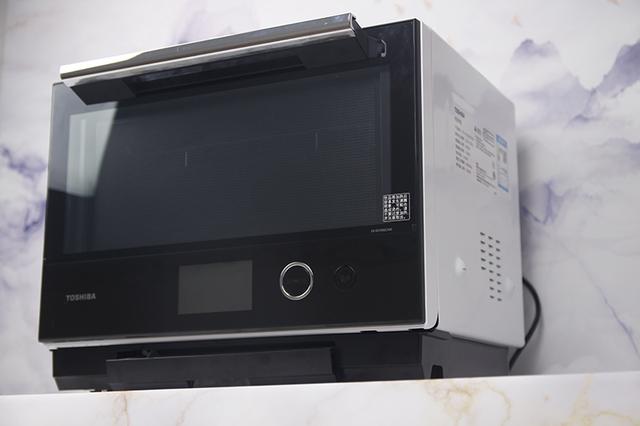 東芝微蒸烤一體機ER-RD7000CNW，全能料理的嘗鮮體驗