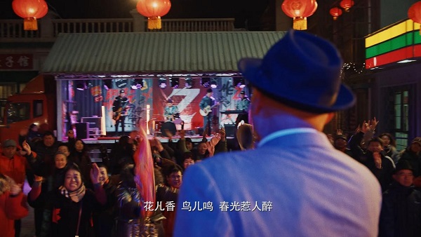 爺青回！京東出品微電影《頂?！罚搓惻逅垢缸尤绾窝堇[“不負(fù)每一份熱愛”