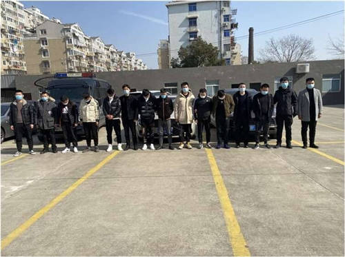 抖音協(xié)助河南永城警方打假偽劣羽絨被，8名嫌疑人被刑拘