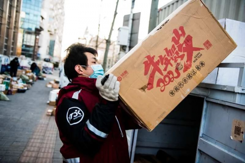 圓通小哥七年僅回家兩次 只為讓顧客準(zhǔn)時收到“佳節(jié)驚喜”