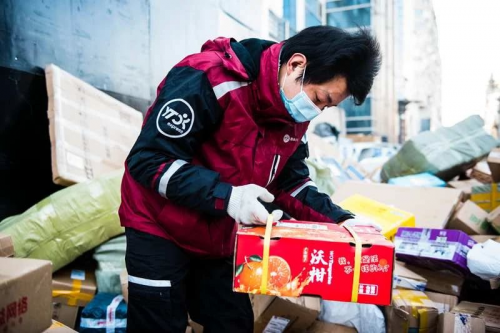 圓通小哥七年僅回家兩次 只為讓顧客準(zhǔn)時收到“佳節(jié)驚喜”