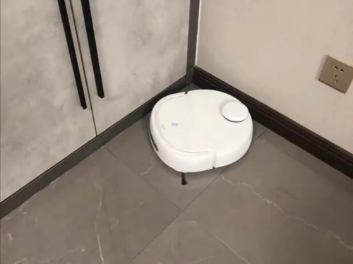 清掃機(jī)器人拖地哪款好？家務(wù)小能手，這款云鯨掃地機(jī)器人不容錯(cuò)過
