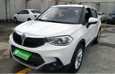 安裝工在瓜子二手車買中華V3，工作效率大大提高