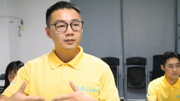 看“姐姐”胡靜乘風破浪 春節(jié)上豌豆思維更棒