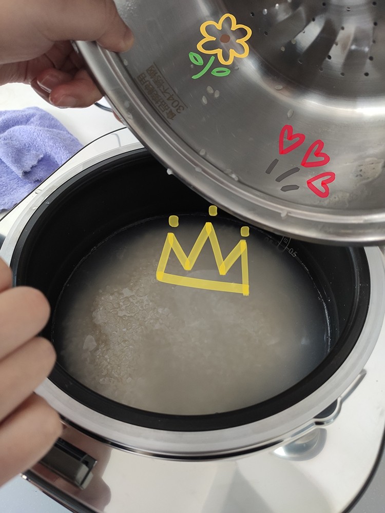 我們對(duì)蘇泊爾電飯煲進(jìn)行了評(píng)測(cè)：顏值當(dāng)?shù)?實(shí)力不俗