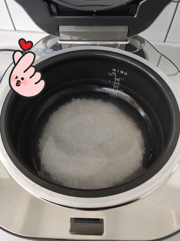 我們對(duì)蘇泊爾電飯煲進(jìn)行了評(píng)測(cè)：顏值當(dāng)?shù)?實(shí)力不俗