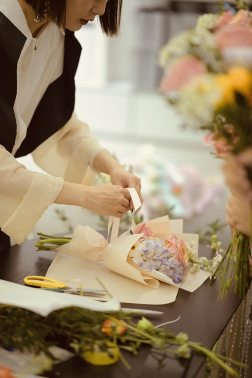女神節(jié)榮耀禮盒，體驗(yàn)店變花海玩出新“花樣”