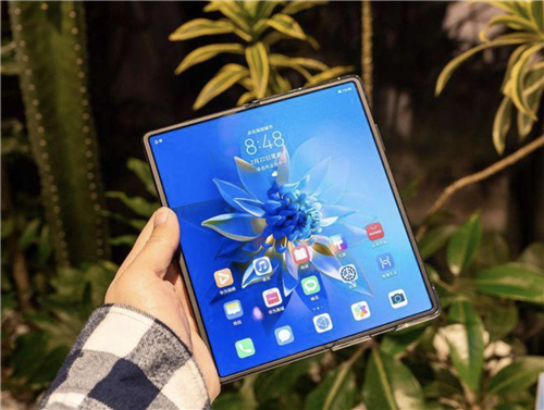 華為Mate X2對比三星Galaxy Z Fold2 5G：內(nèi)屏無攝像頭，體驗大打折扣