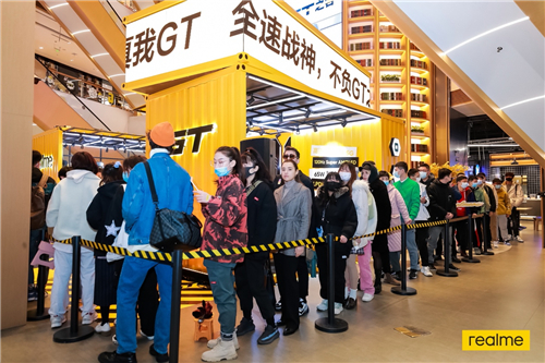 realme真我GT火爆來襲，最潮快閃店人氣爆棚