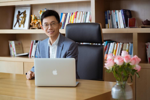 知名心理學(xué)作家盧熠翎：學(xué)會(huì)與情緒共處，才能成為自己的主人