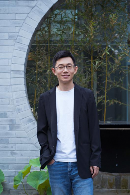 知名心理學(xué)作家盧熠翎：學(xué)會(huì)與情緒共處，才能成為自己的主人
