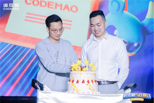 編程貓六歲了！坐上編程時光機，穿過夢想任意門