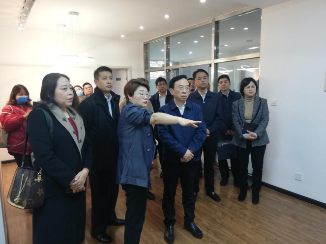 四川省成都市委常委、常務(wù)副市長(zhǎng)謝瑞武一行考察調(diào)研高燈自由薪