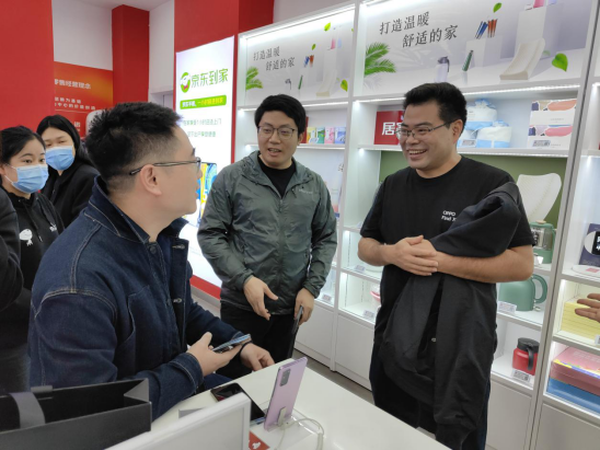 京東之家上市Find X3系列新品，OPPO 中國(guó)區(qū)總裁出席現(xiàn)場(chǎng)