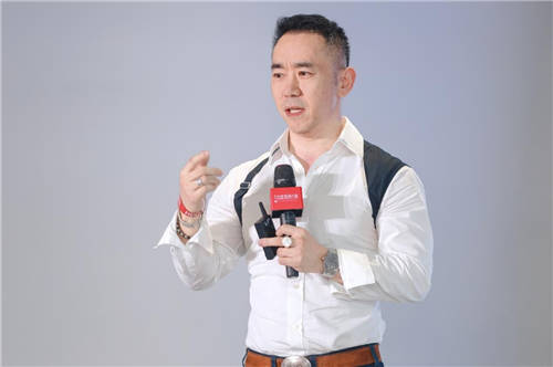大自然地板成功舉辦品牌嘉年華，2021淡色輕染新品正式發(fā)布