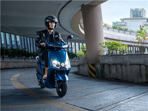 雅迪電動(dòng)車逐夢(mèng)更高端，成為綠色出行時(shí)代的強(qiáng)大領(lǐng)航者