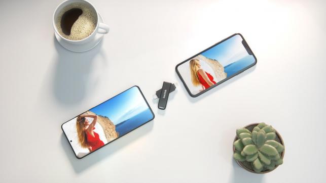 西部數(shù)據(jù)旗下閃迪品牌，以2合1閃存盤助力iphone和USB TYPE-CTM設(shè)備間的無縫傳輸
