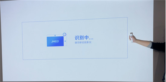 家用投影儀選哪個？實測極米H3S和堅果J10