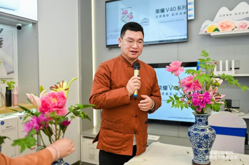 榮耀V40輕奢版聯(lián)手非遺傳承人，弘揚(yáng)和傳承非遺傳統(tǒng)文化