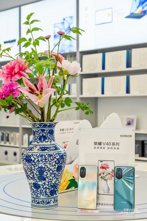 榮耀V40輕奢版聯(lián)手非遺傳承人，弘揚(yáng)和傳承非遺傳統(tǒng)文化
