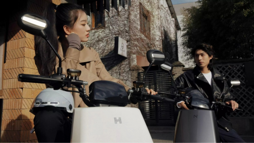 以科技推動智慧出行進(jìn)化 哈啰電動車首創(chuàng)“超連網(wǎng)車機(jī)系統(tǒng)”