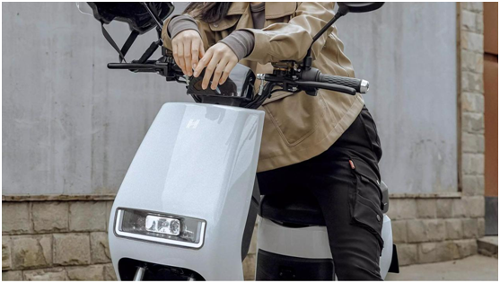 以“超聯(lián)網(wǎng)車(chē)機(jī)系統(tǒng)”入局，哈啰電動(dòng)車(chē)開(kāi)辟新賽道超車(chē)！