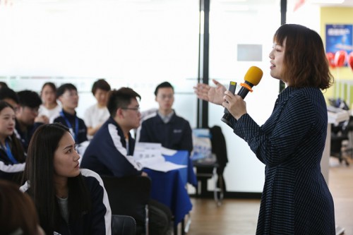 補位家庭教育，作業(yè)幫開啟輔導(dǎo)老師家庭陪伴之旅