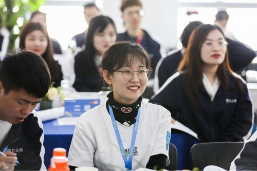 補位家庭教育，作業(yè)幫開啟輔導(dǎo)老師家庭陪伴之旅