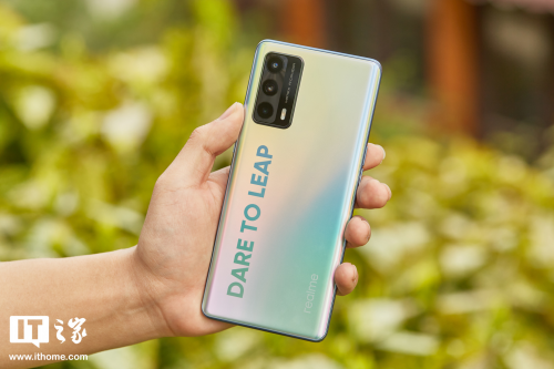 realme真我X7 Pro至尊版再成爆款：性能越級，價格降維