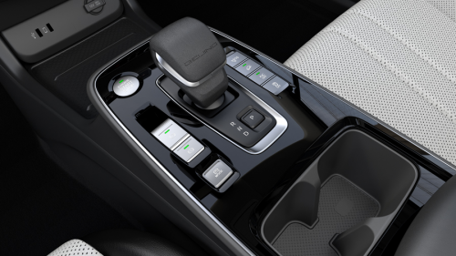 李雪琴車展首秀 攜BEIJING汽車兩款新車U5 PLUS、EU5 PLUS