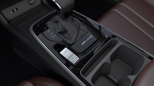 李雪琴車展首秀 攜BEIJING汽車兩款新車U5 PLUS、EU5 PLUS