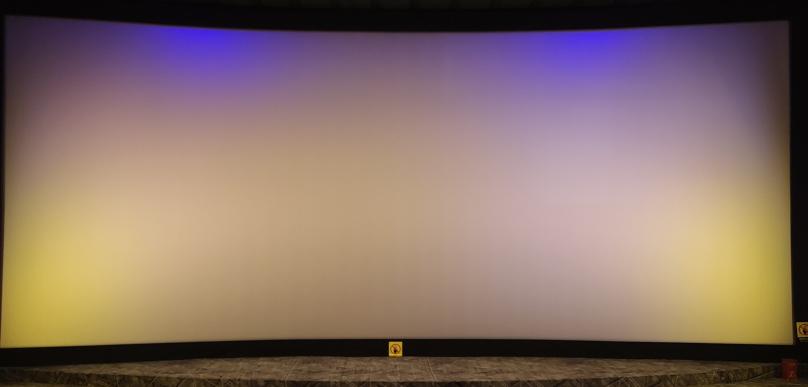 雙機(jī)激光放映+24米超大銀幕，霸氣登錄