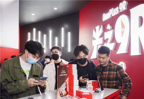品質(zhì)旗艦一加 9R 即將開售，售價(jià)2999元起