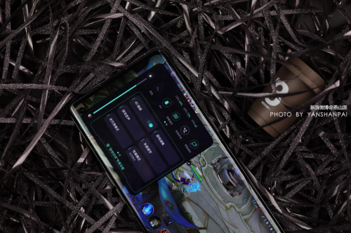 真我X7 Pro至尊版評測，2500元內(nèi)唯一曲面屏5G手機(jī)香不香？