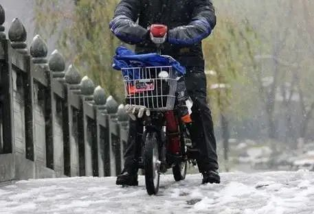冬季電動(dòng)車?yán)m(xù)航少？愛瑪電動(dòng)車“引擎MAX”讓你騎更遠(yuǎn)不怕沒電！