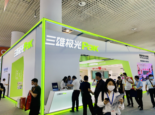 鏖戰(zhàn)教裝展！三雄極光亮出智能賽道利器
