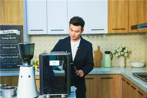 美的冰箱·洗衣機(jī)智慧新品戰(zhàn)略發(fā)布會(huì)：智慧衣食一步到位！