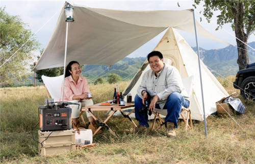 五一出游帶上電小二戶外電源，瞬間提升自駕露營儀式感